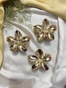 Elegant Gold Flower Claw Clip